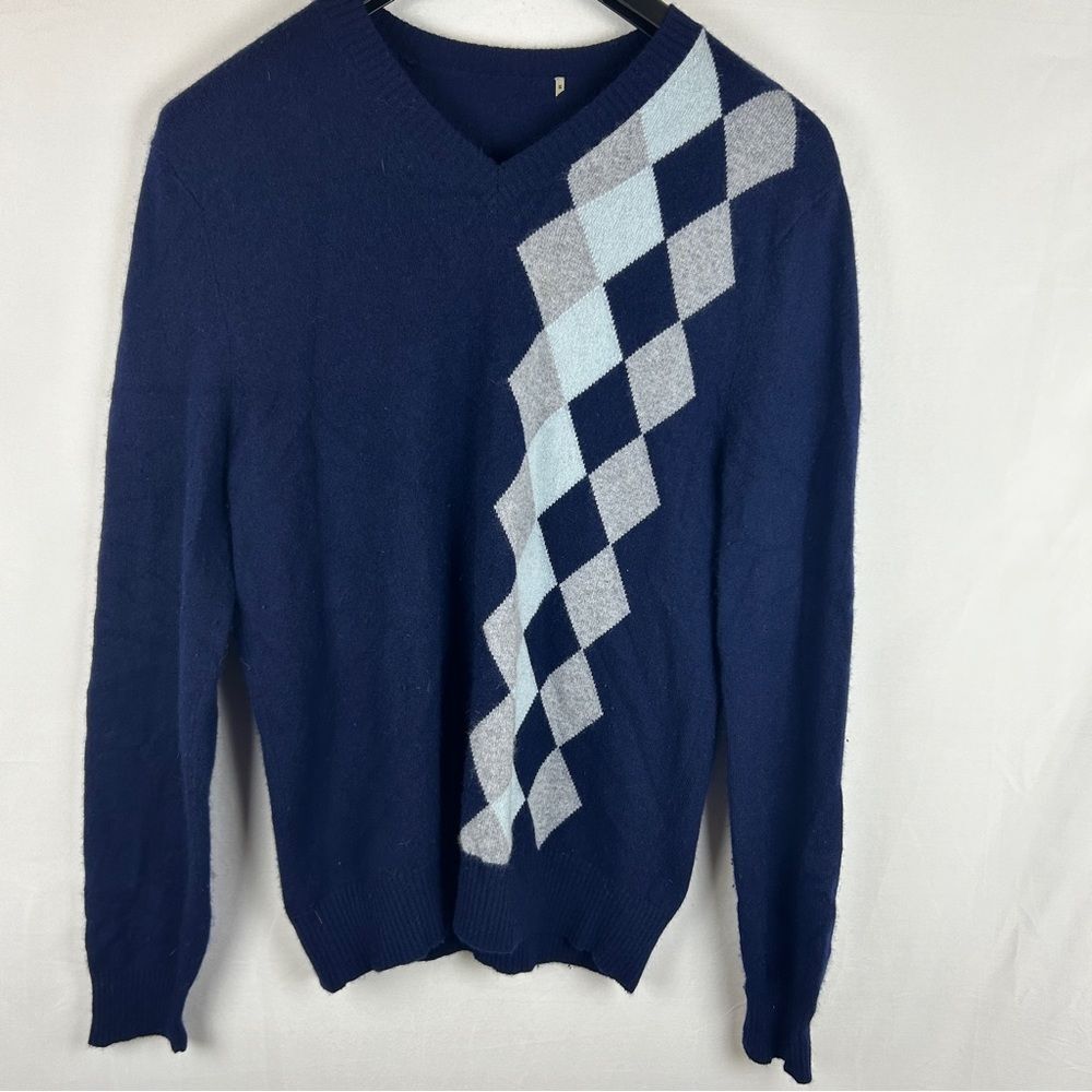 Navy cashmere v neck sweater size M run small see measurements